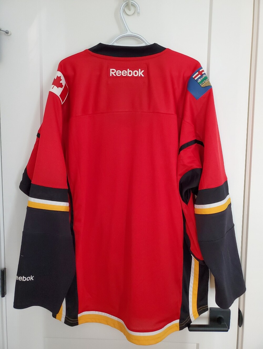 Calgary Flames Reebok Lace Up Jersey - Picture 2 of 3